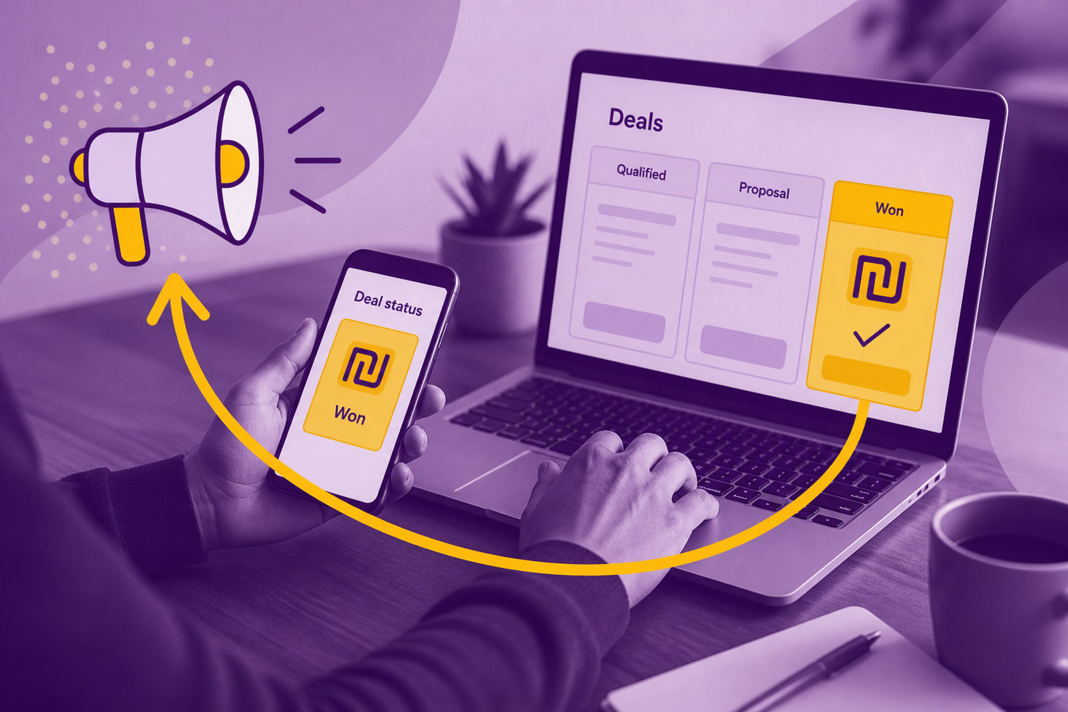 Рабочий стол с ноутбуком и телефоном: обратная передача качества из CRM в рекламу